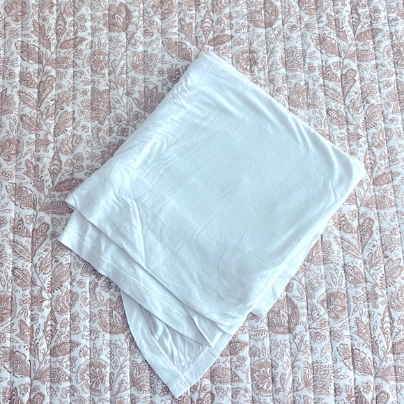 White Swaddle- Spearmint LOVE - Picture 1 of 1
